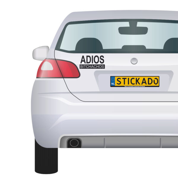 Sticker Adios Bitchachos op witte auto