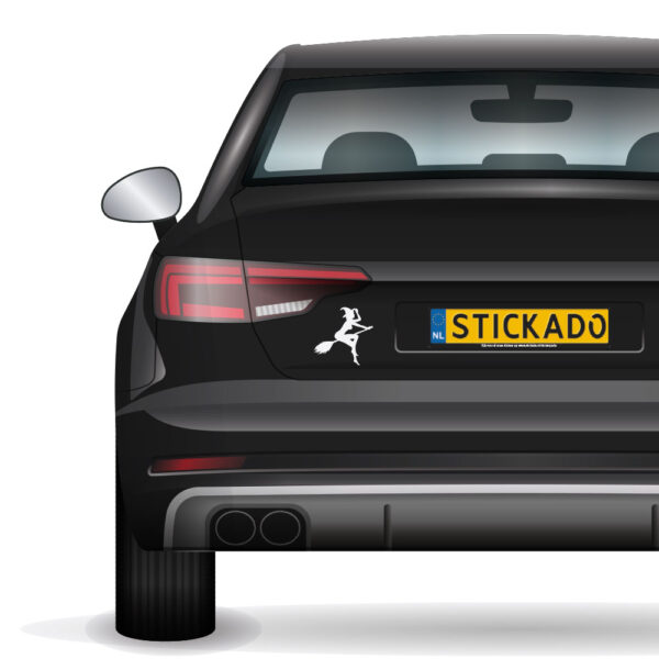 Sticker Heks op zwarte auto